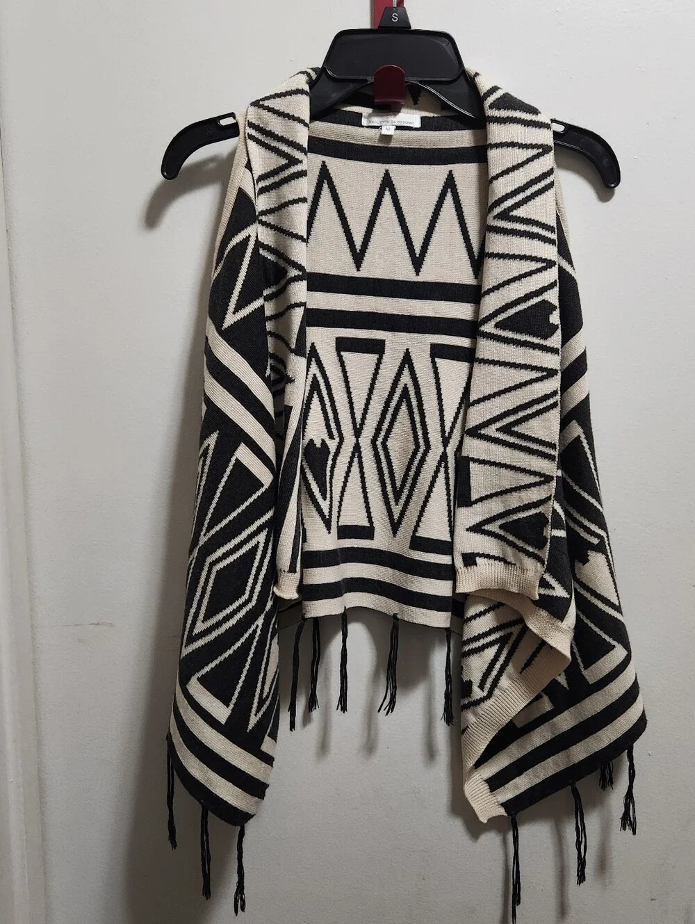 Baileys Blossom Boho Fringe Open-Front Sweater Wrap Black & Cream Sz M